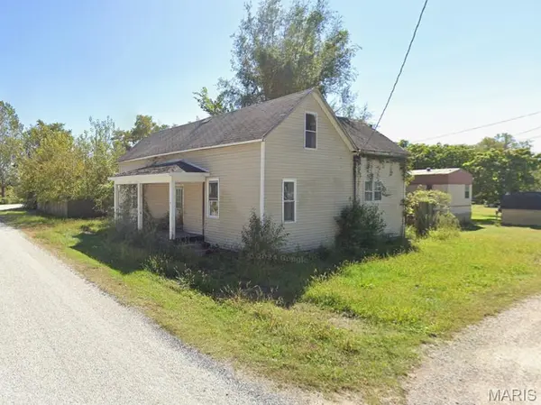 4 W Church St W, Lenzburg, IL 62255