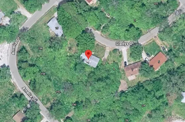 11 Gladys DR, Cahokia, IL 62206