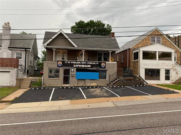 2015 S Big Bend BLVD, Maplewood, MO 63117