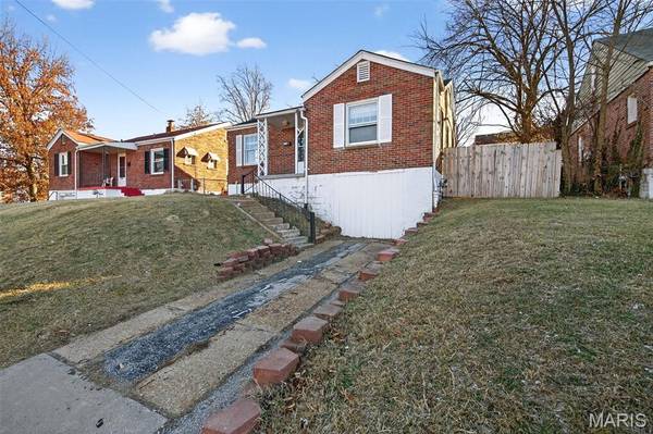 8616 Kendale DR, Unincorporated, MO 63121