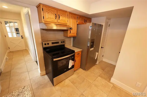 1829 Weissinger LN, Cape Girardeau, MO 63701