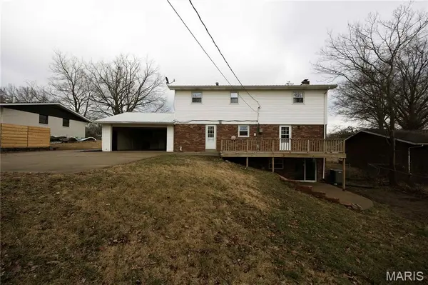1829 Weissinger LN, Cape Girardeau, MO 63701