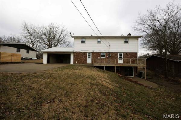 1829 Weissinger LN, Cape Girardeau, MO 63701
