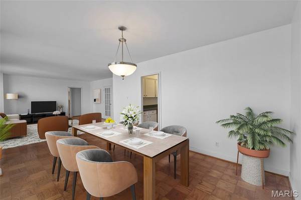 900 S Hanley RD #11B, Clayton, MO 63105