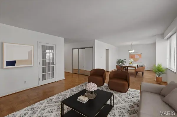 900 S Hanley RD #11B, Clayton, MO 63105
