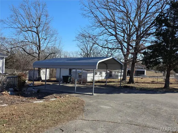 15305 Texas RD, St Robert, MO 65584