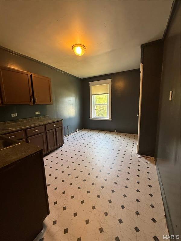 4215 Shreve AVE, St Louis, MO 63115