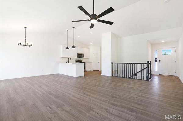 31 Bluestem CT, Lake St Louis, MO 63367