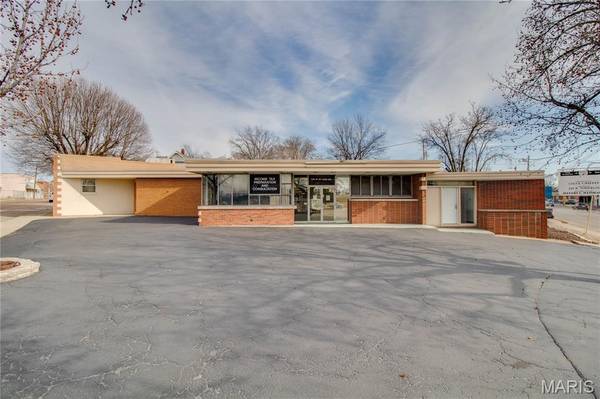 344 W Saint Louis AVE, East Alton, IL 62024