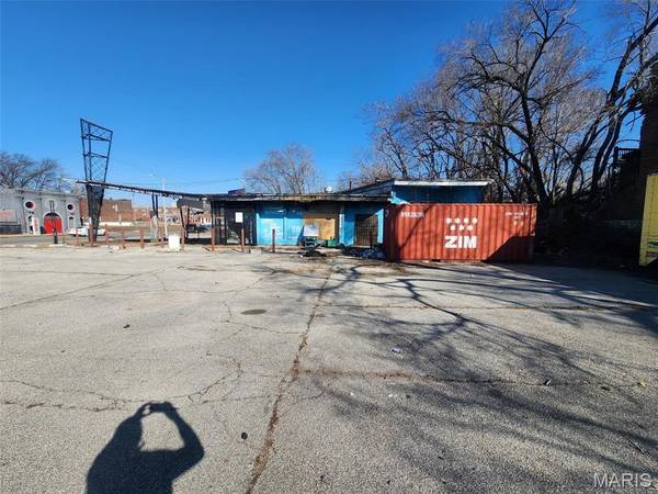 3869 Page BLVD, St Louis, MO 63113