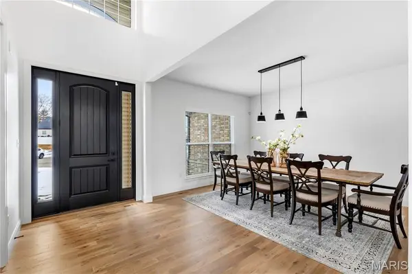 102 Enclave Terrace CT, Weldon Spring, MO 63304