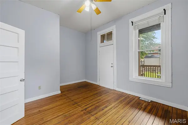 2645 Chippewa ST, St Louis, MO 63118