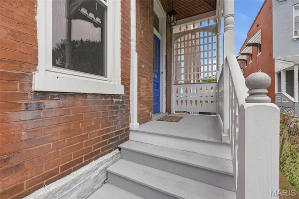 2645 Chippewa ST, St Louis, MO 63118