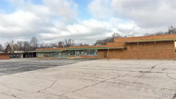 655 Berkshire BLVD, East Alton, IL 62024