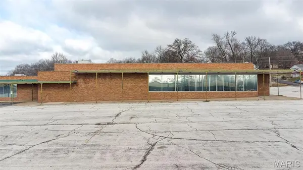 655 Berkshire BLVD, East Alton, IL 62024