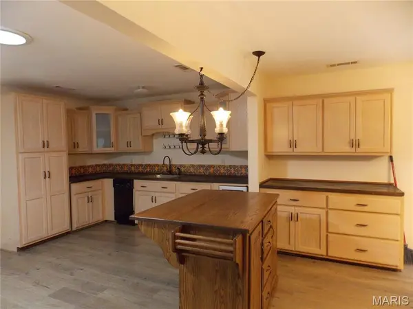 647 County Road 470, Poplar Bluff, MO 63901