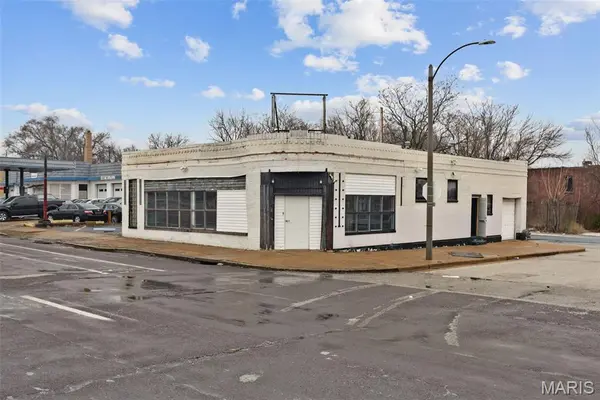2600 N Florissant AVE, St Louis, MO 63106