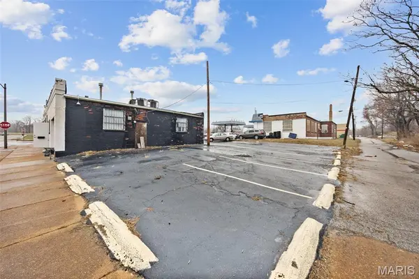 2600 N Florissant AVE, St Louis, MO 63106
