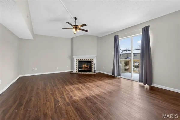 9117 N Swan CIR, St Louis, MO 63144