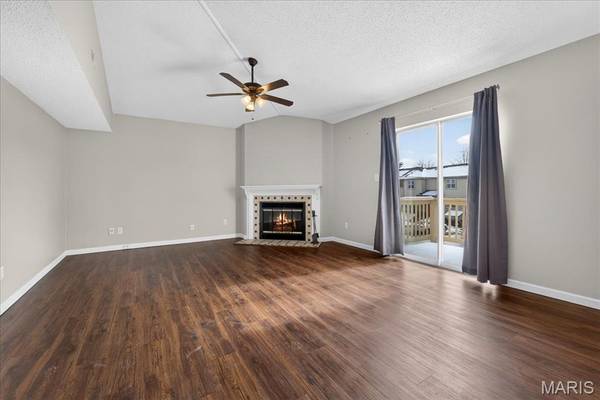 9117 N Swan CIR, St Louis, MO 63144