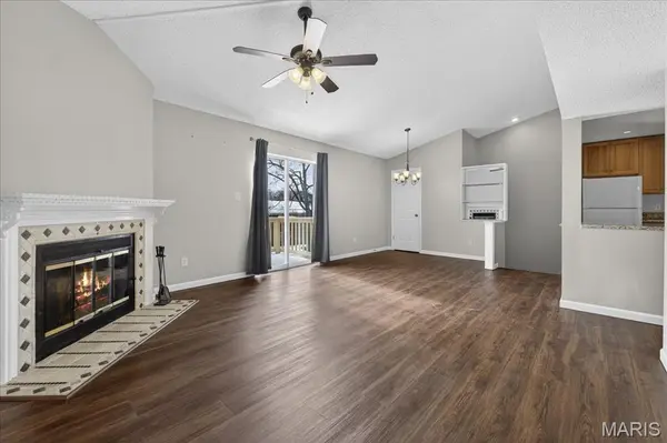 9117 N Swan CIR, St Louis, MO 63144