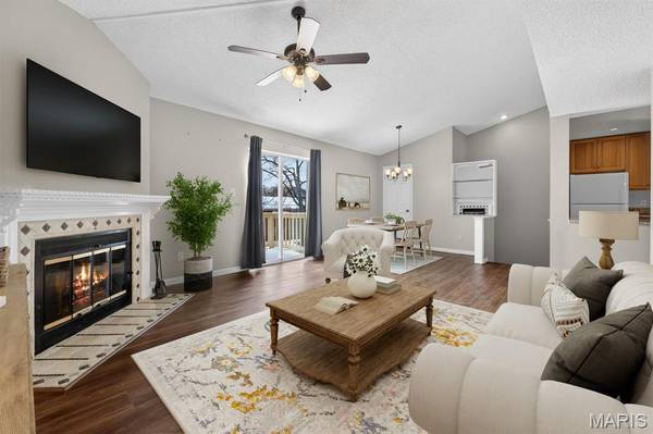9117 N Swan CIR, St Louis, MO 63144