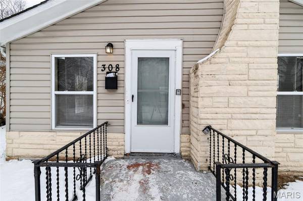 308 Superior DR, St Louis, MO 63135