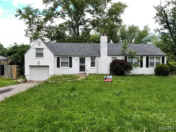 1587 Farmview AVE, St Louis, MO 63138