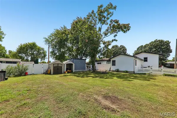 1512 N Harrison ST, Litchfield, IL 62056