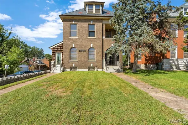 3831 S Grand BLVD, St Louis, MO 63118
