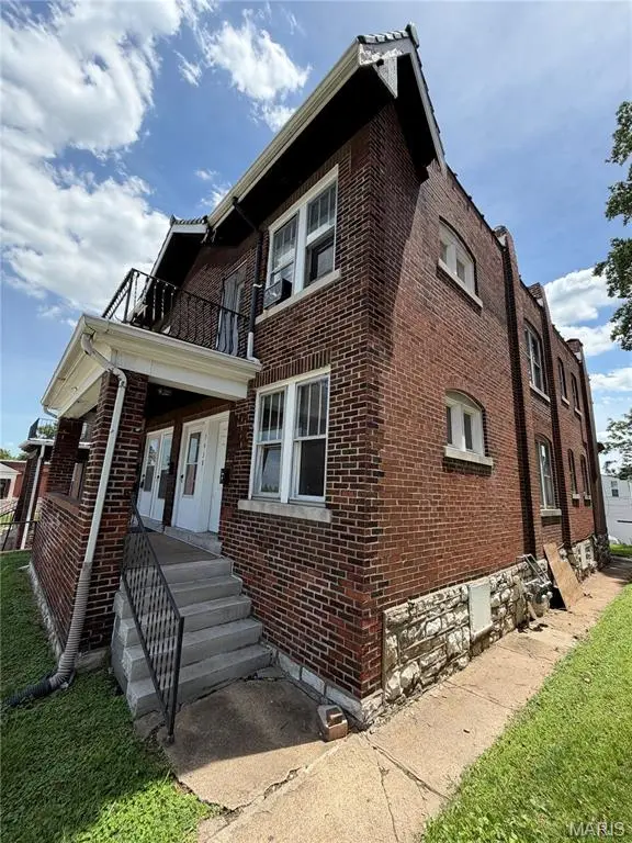 3436 Potomac ST, St Louis, MO 63118
