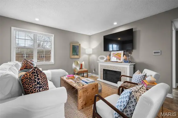 1513 Swallow DR, St Louis, MO 63144