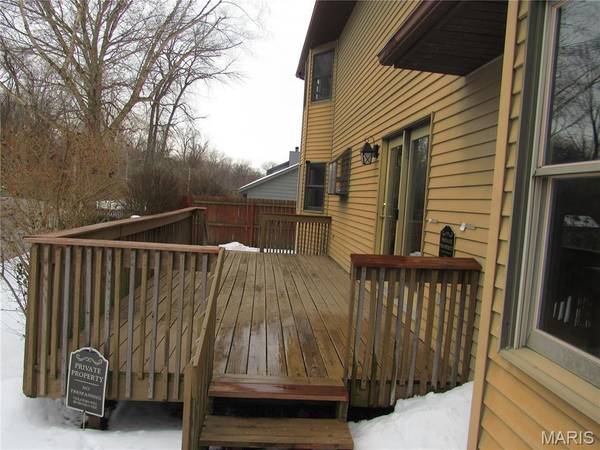 9 Brian DR, Swansea, IL 62226