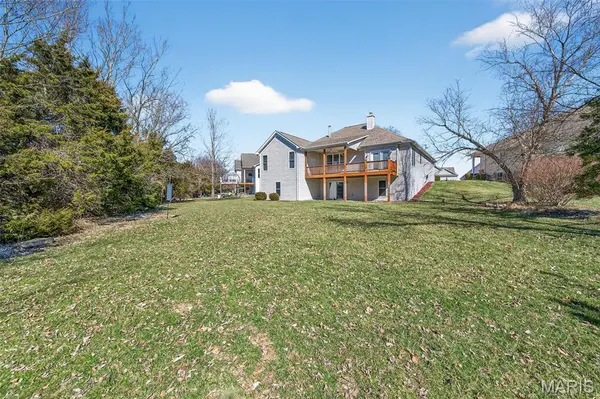 2098 Hawks Landing DR #S, Lake St Louis, MO 63367
