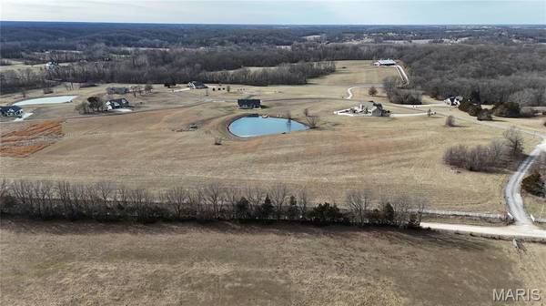 8 Northern Dancer DR, Troy, MO 63379