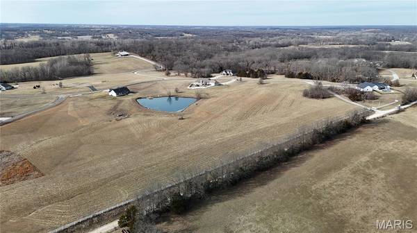 8 Northern Dancer DR, Troy, MO 63379