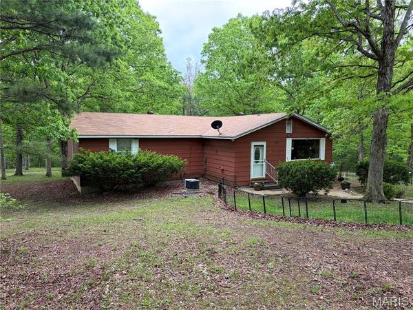 4462 N Virginia Mines RD, St Clair, MO 63077