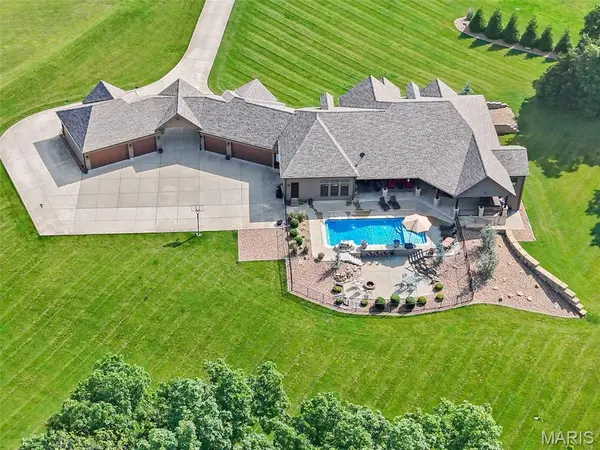 32 Taylors WAY, Foristell, MO 63348