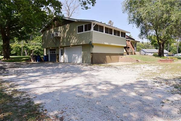 920 E Beaumont AVE, Greenville, IL 62246