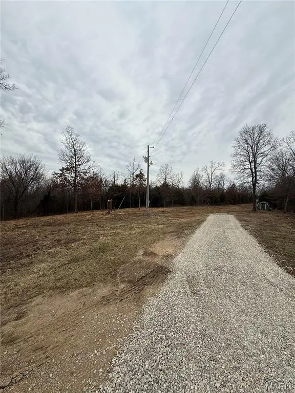 100 Donovan RD, Lebanon, MO 65536