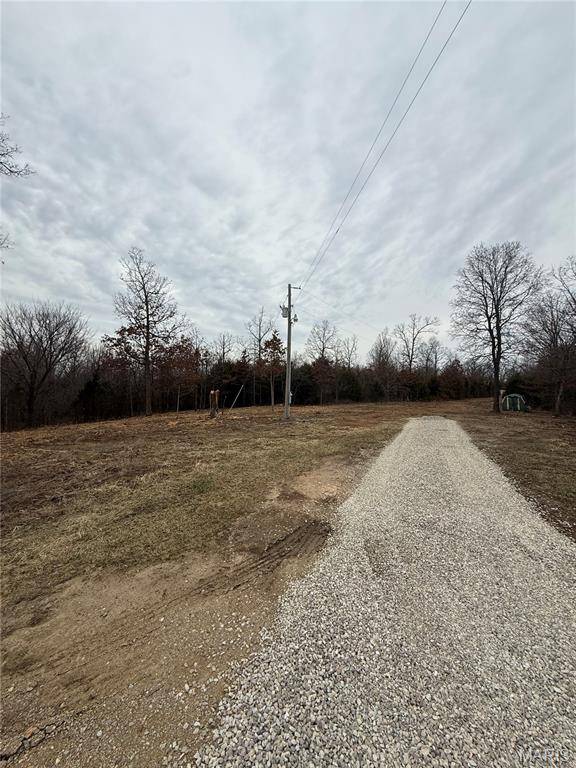 100 Donovan RD, Lebanon, MO 65536