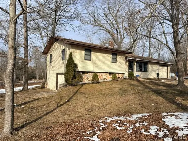 1080 N Industrial DR, Houston, MO 65483