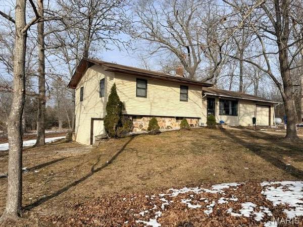 1080 N Industrial DR, Houston, MO 65483