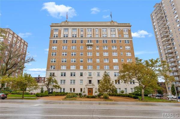 709 S Skinker BLVD #703, St Louis, MO 63105