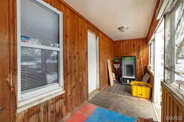 2300 Agnes ST, Alton, IL 62002