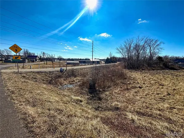 1000 W Link ST, Owensville, MO 65066