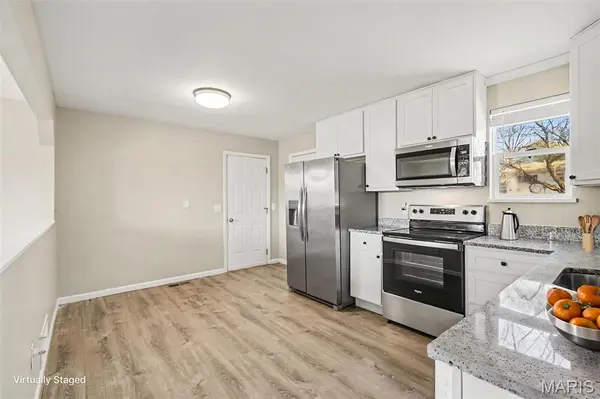 90 Brightmoor DR, Florissant, MO 63033