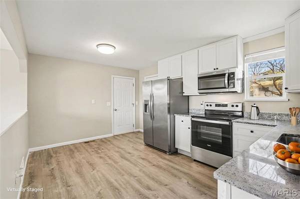 90 Brightmoor DR, Florissant, MO 63033