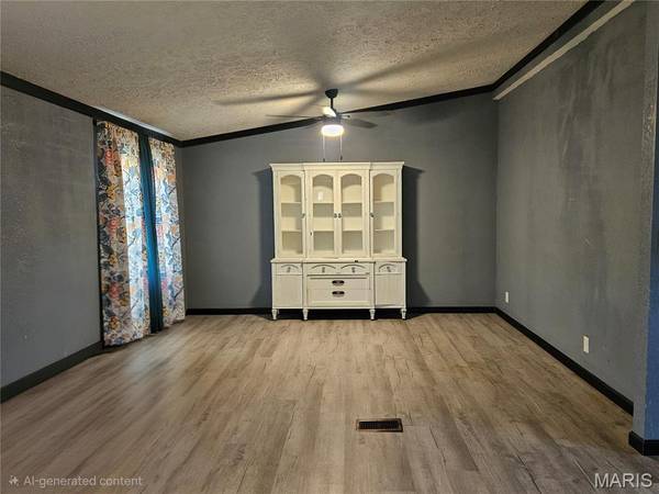 21255 Laramie RD, St Robert, MO 65584