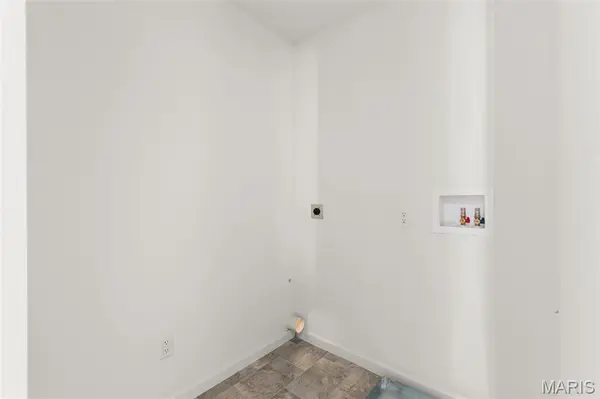 33 Fairmount Grove DR, St Peters, MO 63376